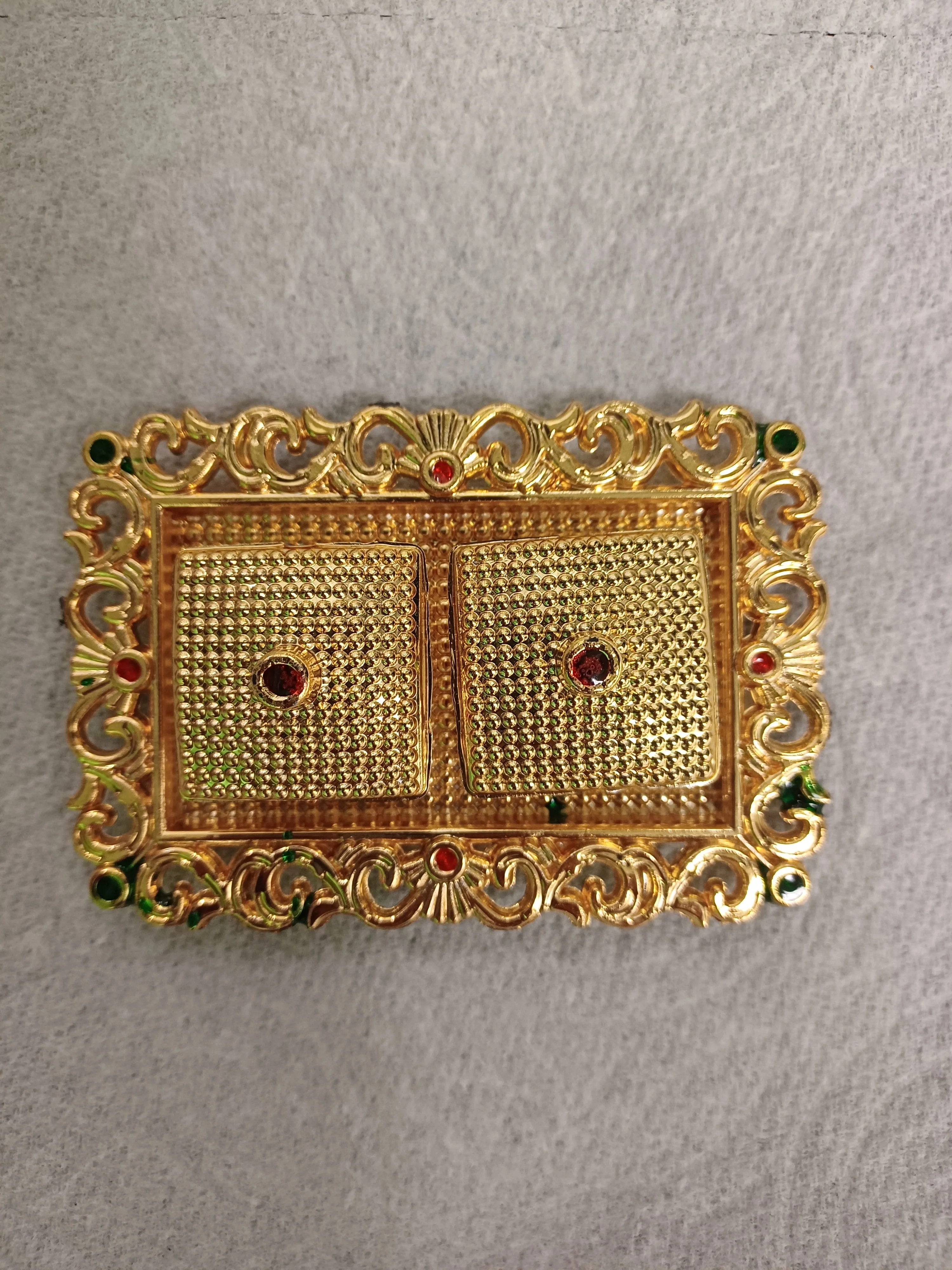 Kumkum Bharani With Plate - 1 x 3.5 Inches | Gold Colour Kumkum Box/ Sindoor Pot for Women - Image 3
